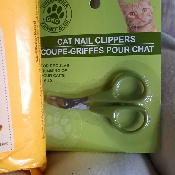Kitty Kat Bundle Cat Care Bundle Kitten Balls Bed Dish Wipes Pet Spray Nail Trim - Picture 10 of 10